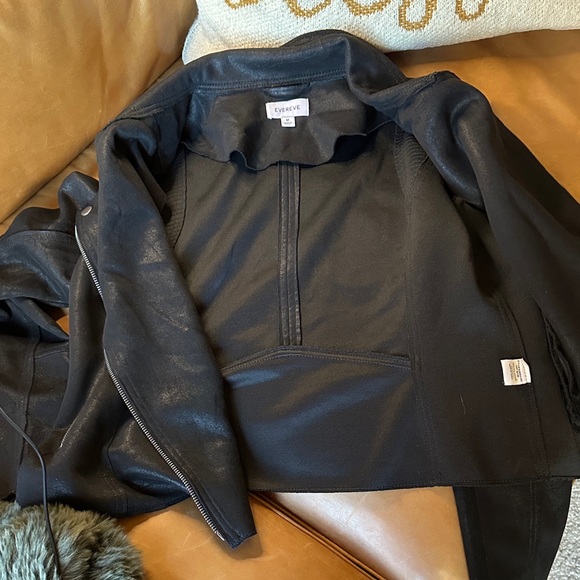Evereve Black Leather Moto Jacket - Picture 6 of 6
